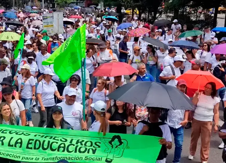 MAESTROS PROGRAMAN PARO DE 24 HORAS